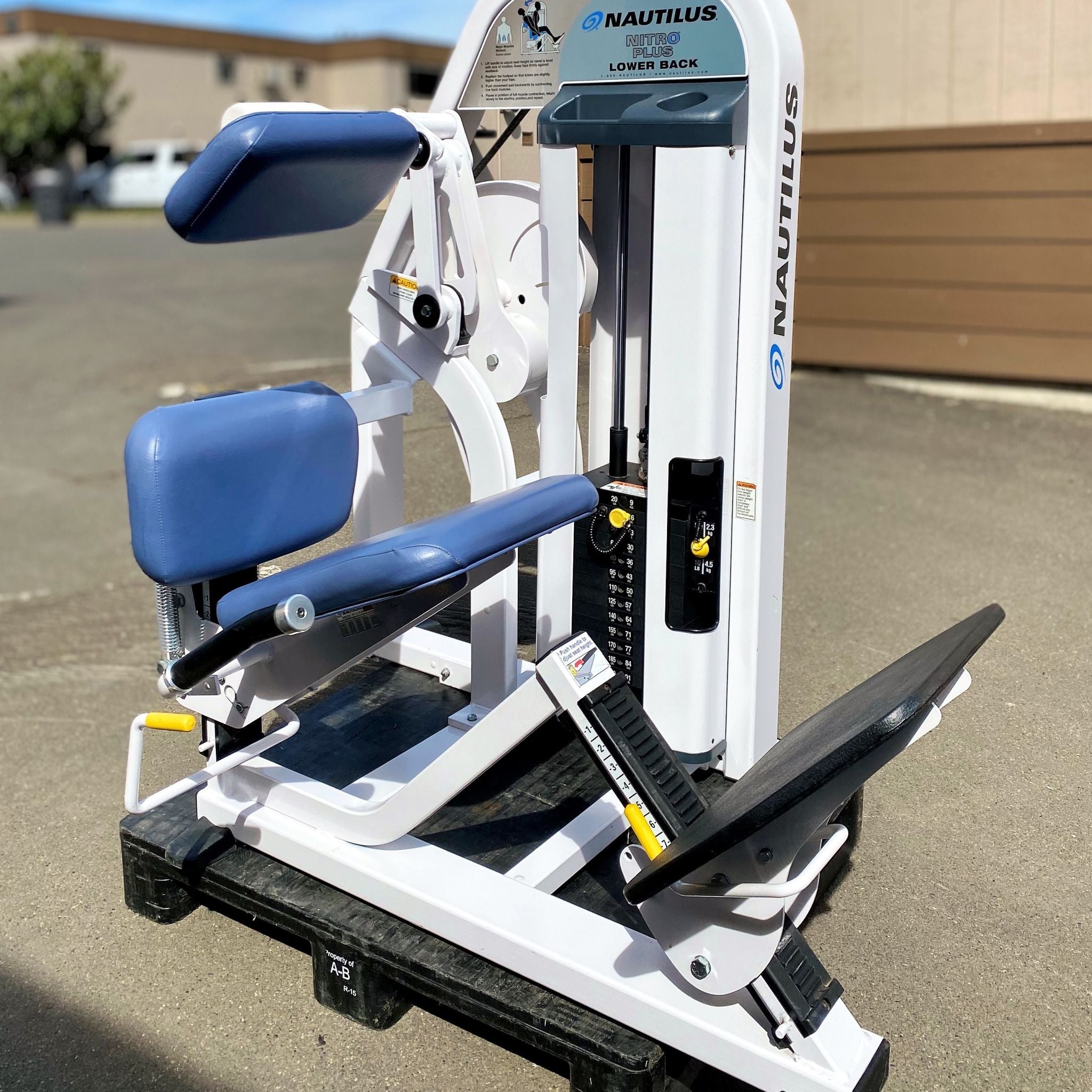 Front left side view of the Nautilus Nitro Plus Lower Back